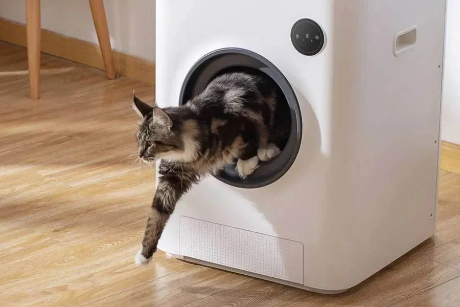 self cleaning litter box for multiple cats